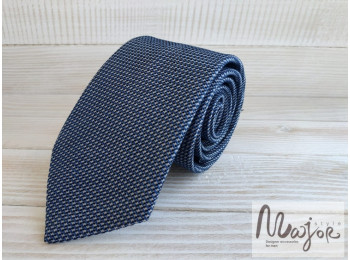 Синий галстук в белые вкрапления